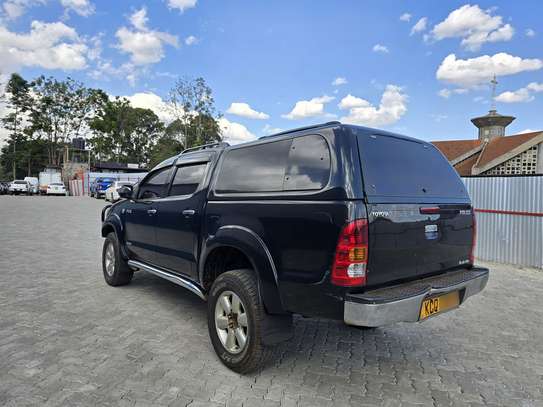 2010 Toyota Hilux Invincible image 12