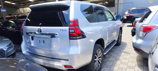 Toyota Land cruiser Prado TZ-G Silver 2017 image 14