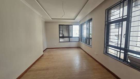 4 Bed House with En Suite in Lavington image 13