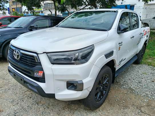 Toyota Hilux double cabin GR sport image 3