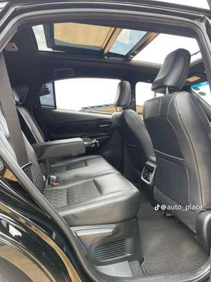 Toyota Harrier premium grade black sunroof 2018 image 7