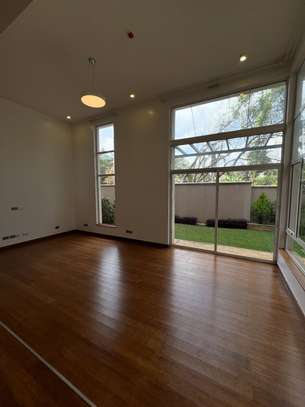 4 Bed Townhouse with En Suite in Lavington image 4