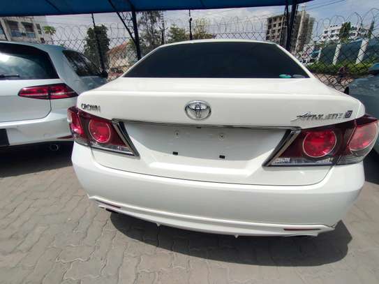 Toyota crown athletic image 5
