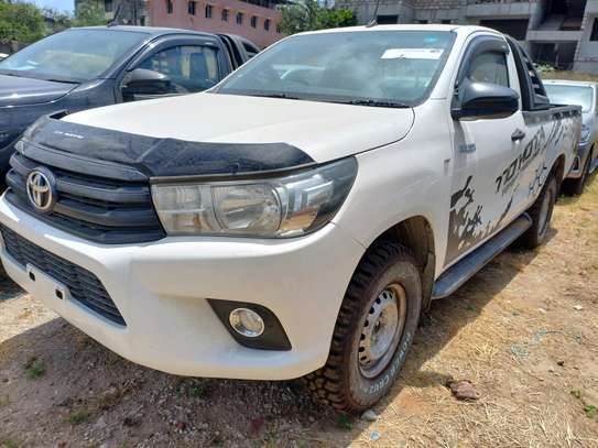 TOYOTA HILUX PICK UP NEW IMPORT. image 1