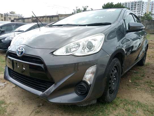 Toyota Aqua (hybrid) for sale in kenya image 2