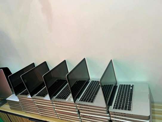 Macbook pro restocked,core i5 4gb ram 
500gb hardisk 2012 image 1