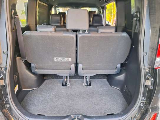 Toyota Noah WXB black 2017 image 3