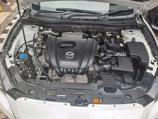 Mazda axella hatchback image 11