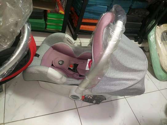 Standard portable Infant Carrier/Car Seat image 3
