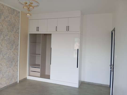 2 Bed Apartment with En Suite at Valley Arcade image 7