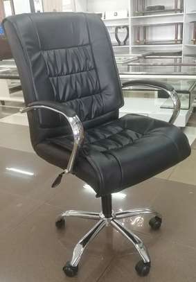 Executive high back office chair image 3