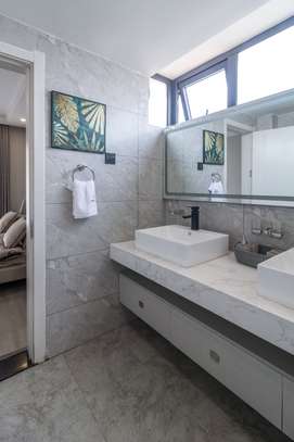 Serviced 3 Bed Apartment with En Suite in Kilimani image 2