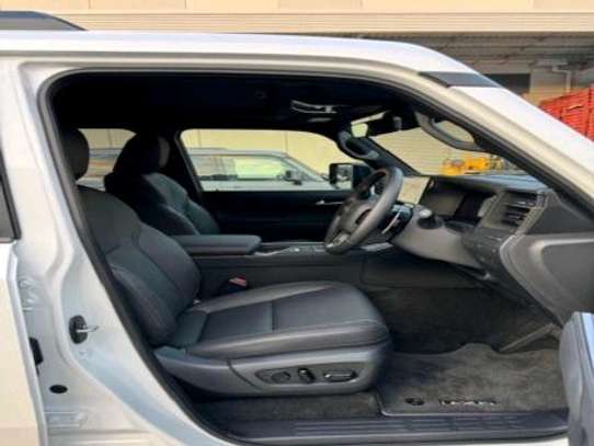 2024 Lexus GX550 image 7