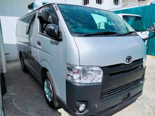 TOYOTA HIACE AUTO DIESEL 2WD.. image 3