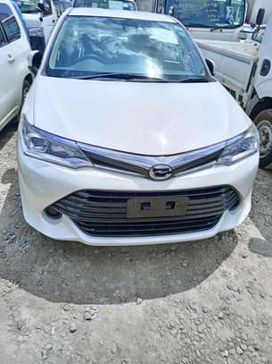 Toyota Axio G grade pearl image 2