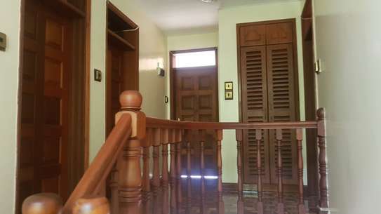 4 Bed Townhouse with Garden at Ndoto Road image 4