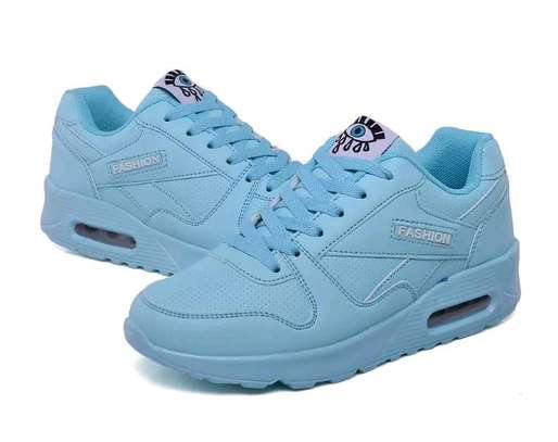 Quality ladies sneakers image 1