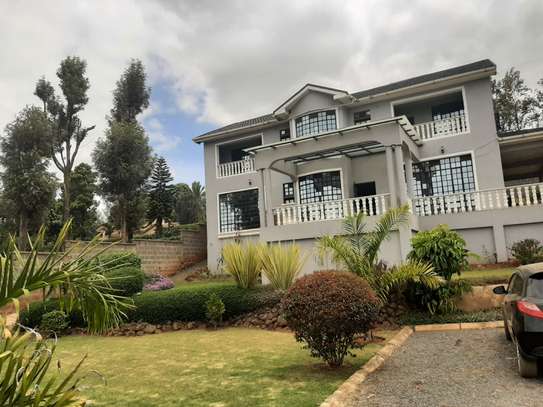 5 Bed Townhouse with En Suite at Kerarapon Drive image 1