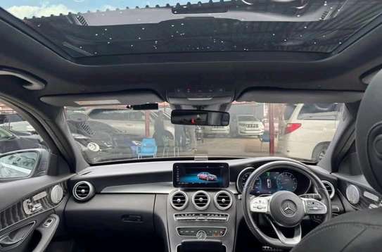 Mercedes-Benz C200 AMG image 7