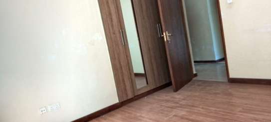 Serviced 3 Bed Apartment with En Suite in Kileleshwa image 9