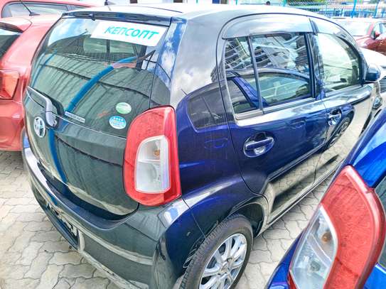 Toyota passo black image 2