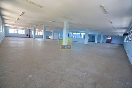 5,700 ft² Office with Backup Generator at N/A image 6