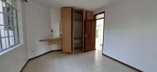 4 Bed Townhouse with Garden in Spring Valley image 6