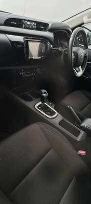 Toyota Hilux Double cabin Black TRD 2018 image 6