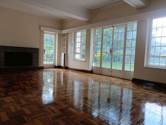 4 Bed House with En Suite in Rosslyn image 22