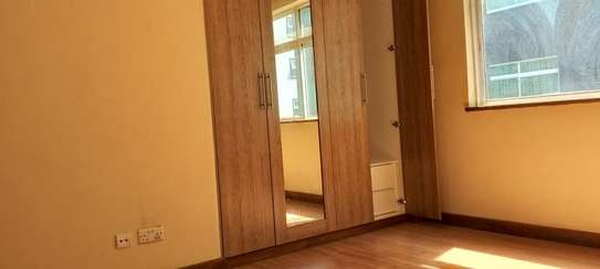 Serviced 3 Bed Apartment with En Suite in Kileleshwa image 1