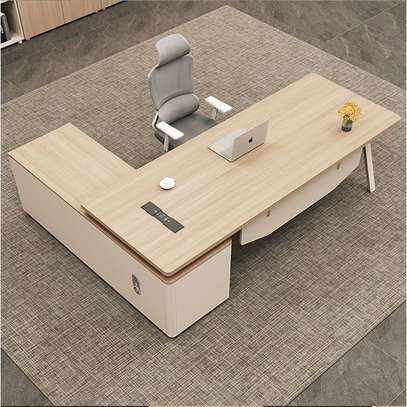 Office Desk: 1.6m Brown Executive Office Expansive Top Desk image 3