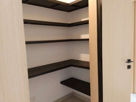3 Bed Apartment with En Suite in Kilimani image 17