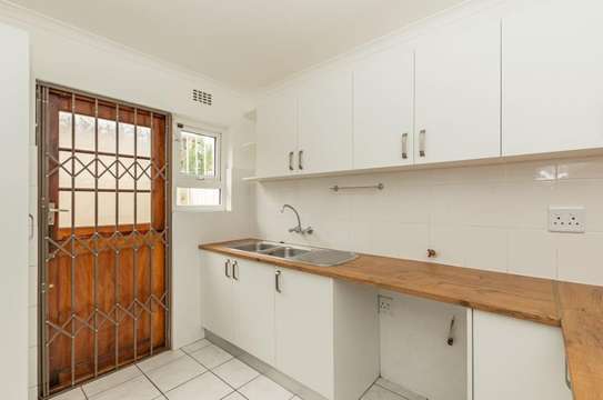 Garden Estate 3 bedroom Detached guest wing extension master image 11