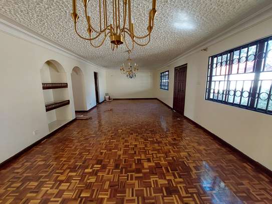 5 Bed Townhouse with En Suite at James Gichuru image 19