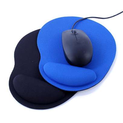 Mouse Pad With Wrist Support image 4