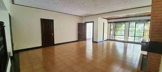 4 Bed Townhouse with Garden in Kileleshwa image 2