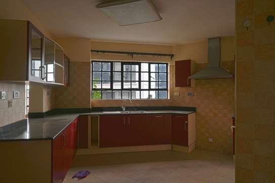 3 Bed Apartment with En Suite in Upper Hill image 31