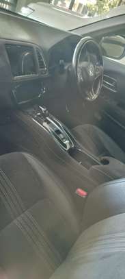 Honda Vezel Hybrid white 2018 2wd image 5