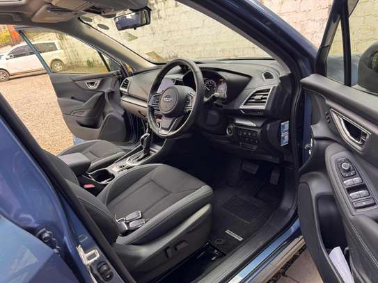 Subaru Forester E-boxer Blue Sunroof blue image 9
