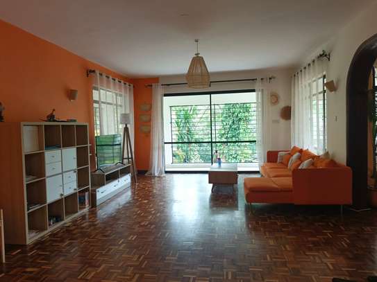 5 Bed Townhouse with En Suite in Spring Valley image 6