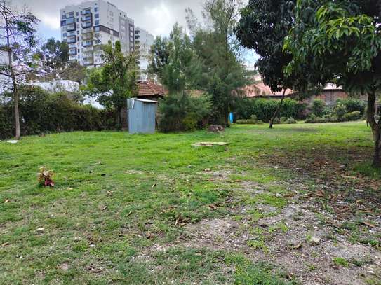 Prime 0.9 Acres for sell in Kilimani image 2