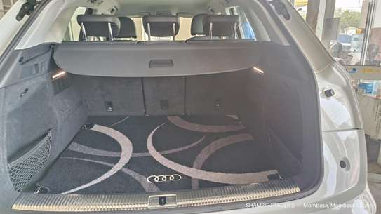 Audi Quattro Q5 S-Line White 2018 image 11