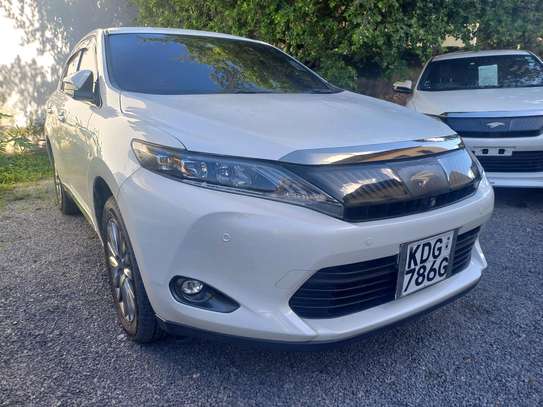 TOYOTA HARRIER VERY CLEAN. image 1
