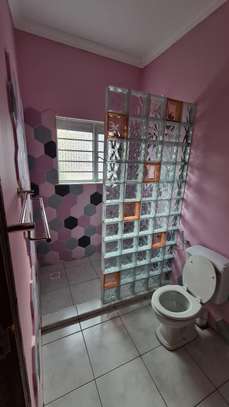 Classic 3 bedroom all ensuite +2 br guestwing for sale image 8