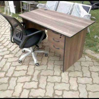 Office adjustable chair with lockable desk image 1