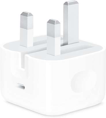 Apple 20W USB-C Power Adapter image 4