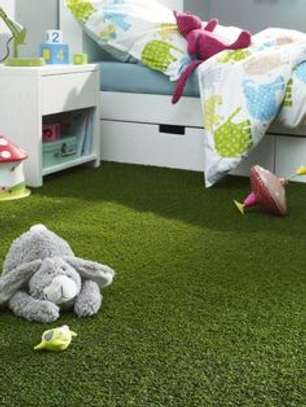 DAZZLING AND COZY GRASS CARPET IDEAS image 2
