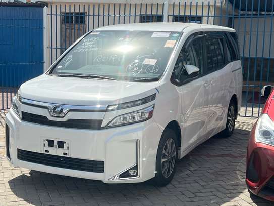 TOYOTA VOXY (WE ACCEPT HIRE PURCHASE) image 1