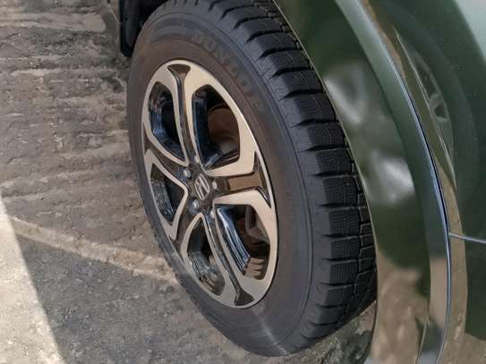 Honda vezzel hybrid jungle green image 6