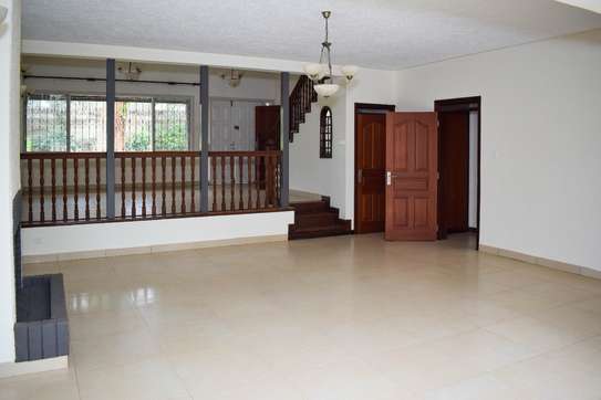 4 Bed Townhouse with En Suite in Muthaiga image 10